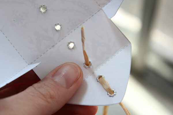 Lacing eyelets