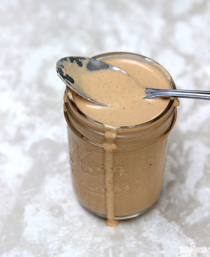 This Spicy Thai Peanut Dressing is super creamy, slightly spicy and easy to make!