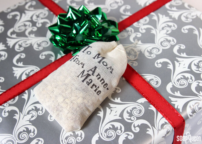 These Potpourri Gift Tags give gifts a special, personalized touch. They are easy to make and smell amazing!
