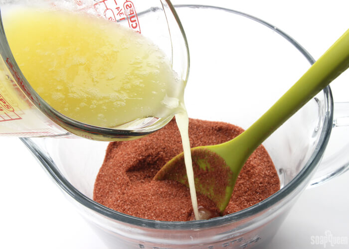 Kauai Red Sea Salt Scrub DIY /// Learn how to make this scrub using jojoba oil and natural Kauai Sea Salt.