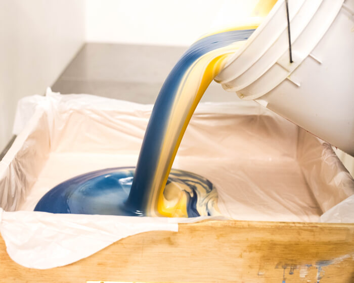 Pour