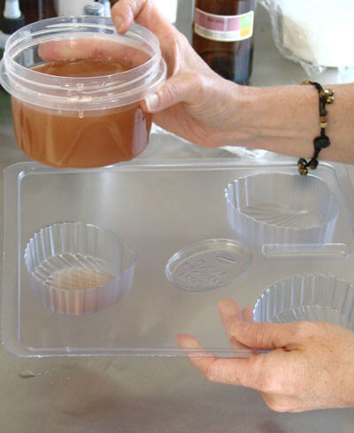Making clamshell soap Clamshell4