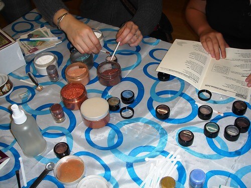 Making mineral makeup Mineral Make Up Fun