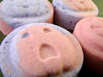 Halloween bath fizzies BathBombcloseup