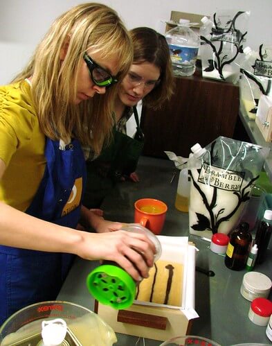 Making cold process soap Swirling