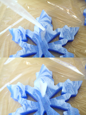 Snowflake Soap Learn how to create gorgeous snowflake soap!