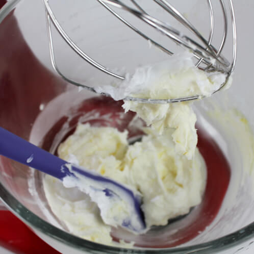 Making foaming bath whip frosting for soap cupcakes