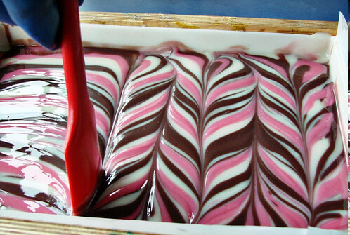 Linear swirl from Kat at Otion.