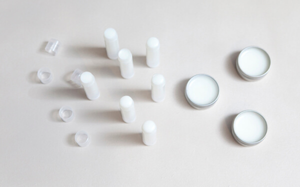 ST_DIY_lip_balm_wedding_favors_6 DIY homemade lip balm wedding favors