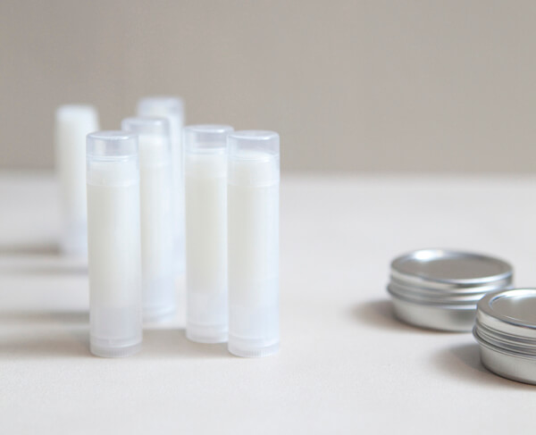 ST_DIY_lip_balm_wedding_favors_7 DIY homemade lip balm wedding favors