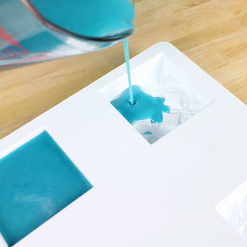 Pour