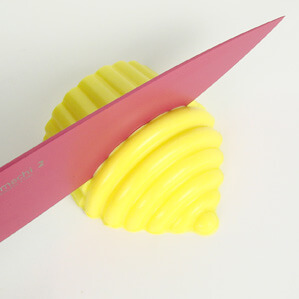 Cutting melt and pour cupcake soaps