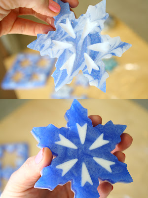 Snowflake Soap Learn how to create gorgeous snowflake soap!